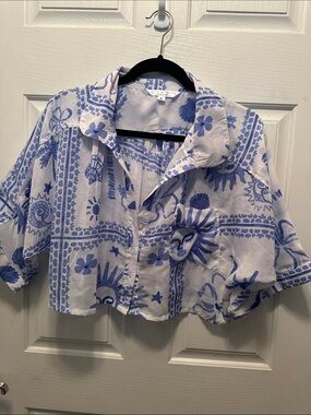 Live 4 Truth Blue and White Sunprint Button-Down Crop Shirt Size M